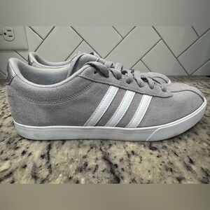 Adidas women’s courtset ortholite  float  Light Gray, like new, size 8.5